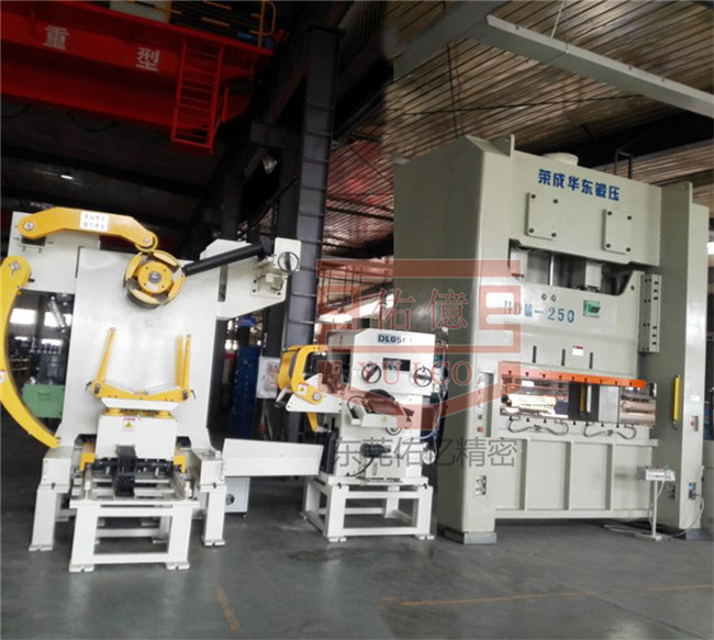 NCSF500三合一送料機(jī)配沖床生產(chǎn)線（河南洛陽(yáng)）